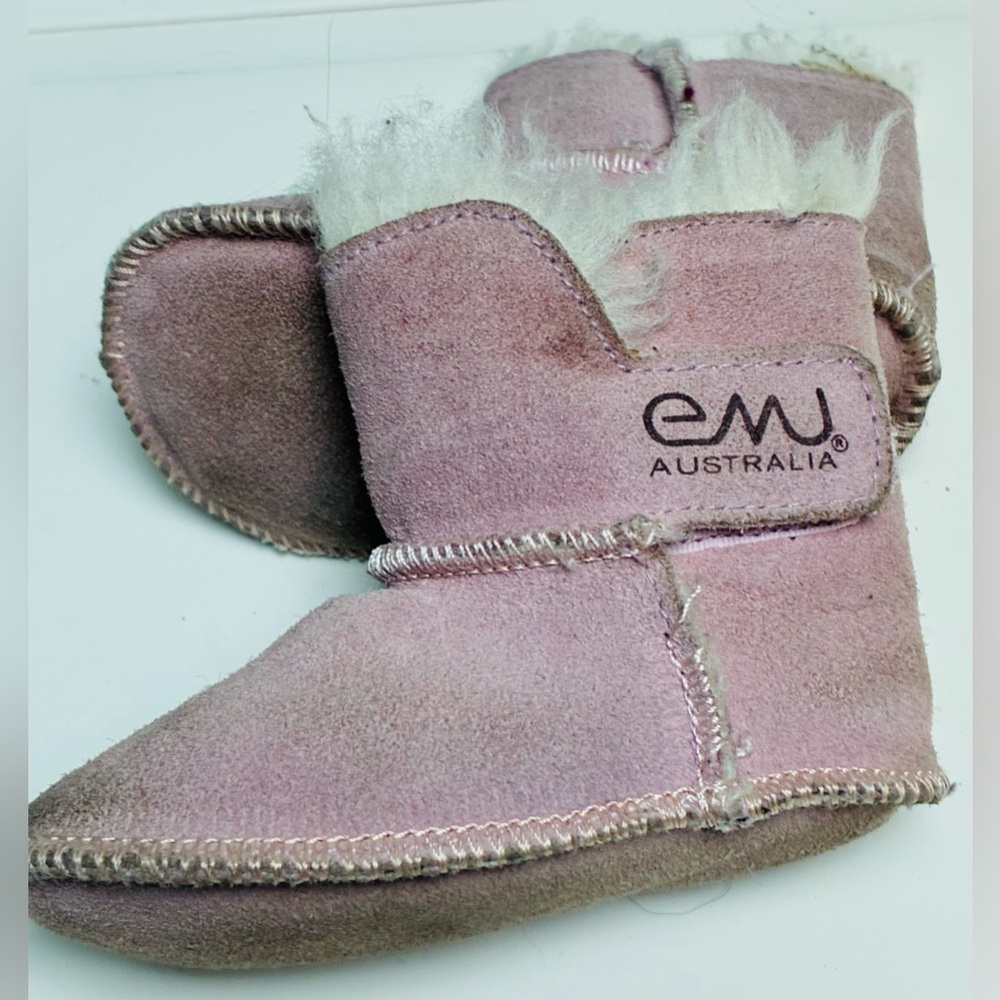 EMU Australia toddler (4/5) girls soft fluffy boots